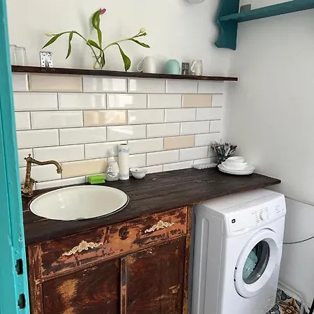 Apartment Stylish Delight In Downtown Of Debrecen
