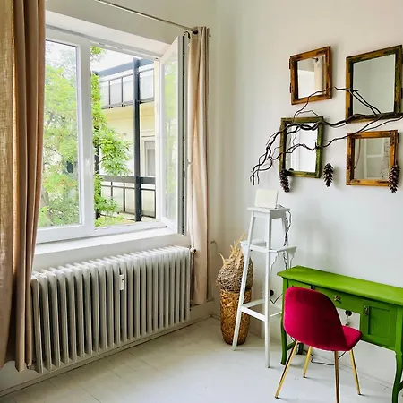 Stylish Delight In Downtown Of Apartment *