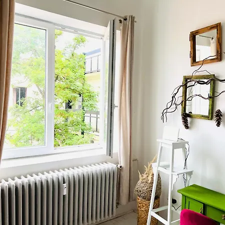 Stylish Delight In Downtown Of Apartamento Debrecen
